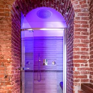 Luxury Apartment In Milan Center